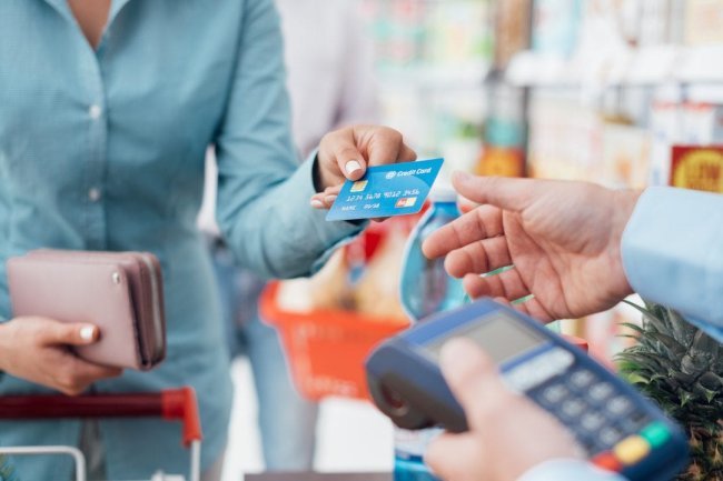 Consumers Vigilantly Monitor Credit Card Spending Trends