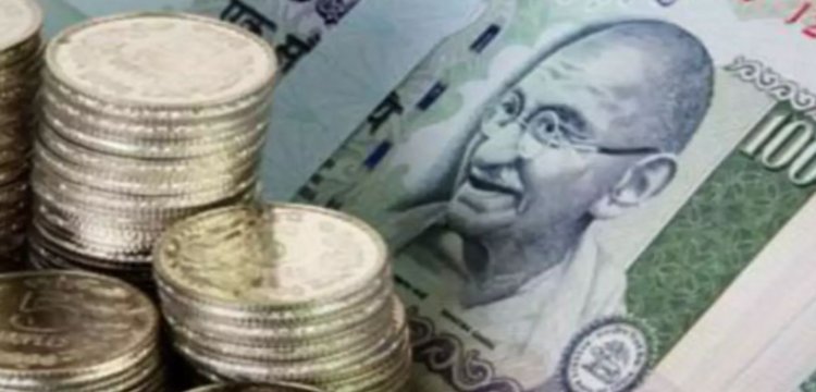 Rupee Stabilizes Above Record Low, Likely Supported by RBI Intervention