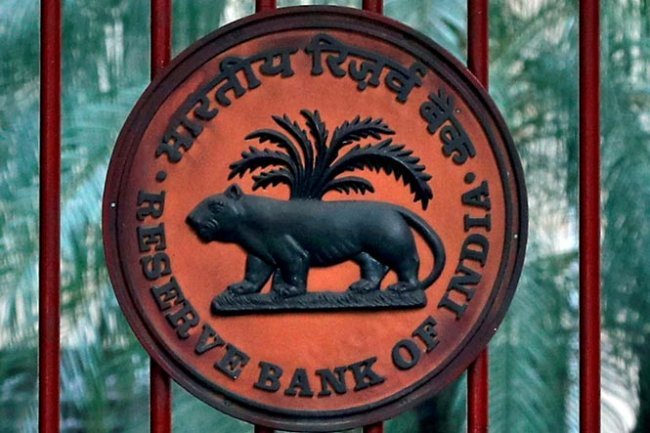 RBI Flags Concerns Over Top-Up Loans Without Fresh Appraisal as Gold Loan Segment Grows