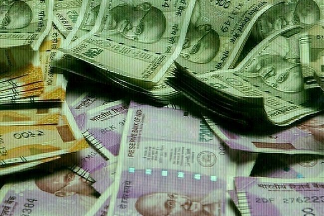 Indian Rupee Continues Downward Trend Amid Geopolitical and Economic Pressures