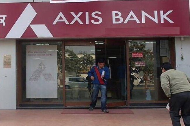  Axis Bank Reappoints Amitabh Chaudhry as MD and CEO for Another Three-Year Term